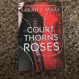 A Court of Thorns and Rose by Sarah J Maas